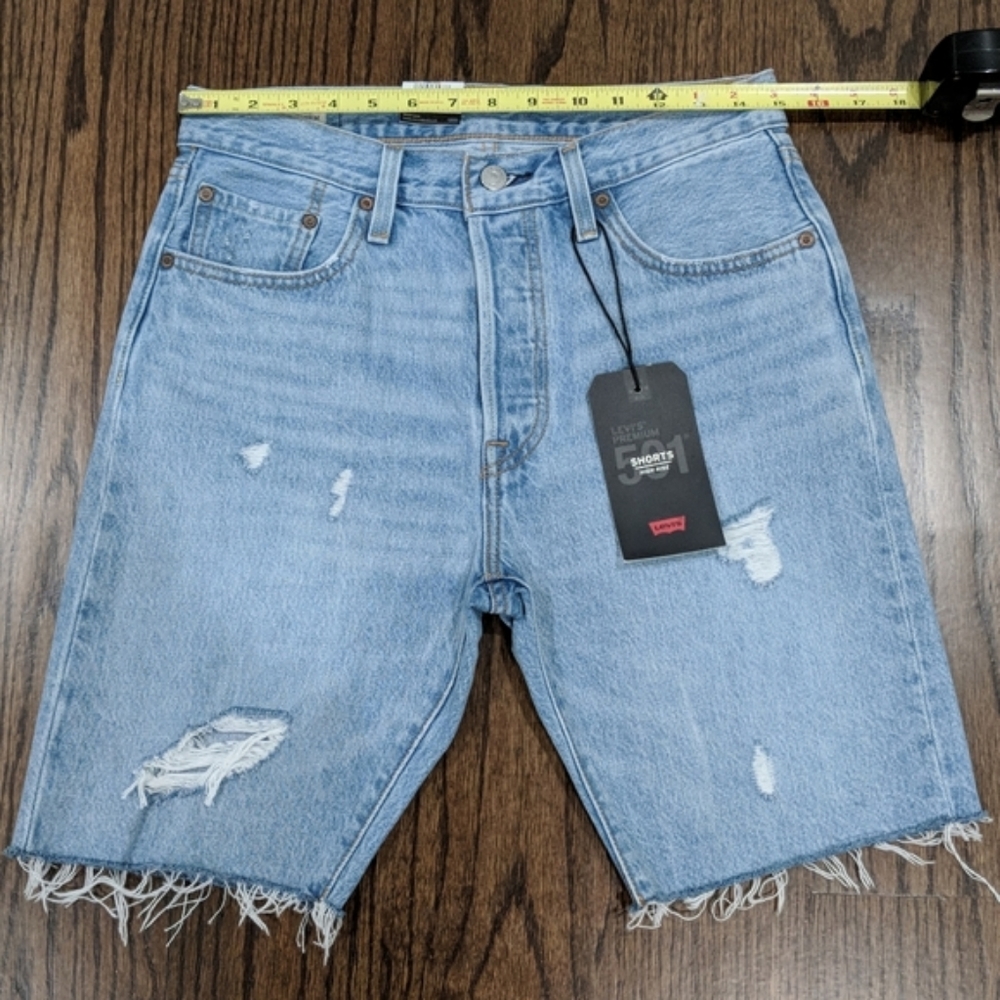 Levi's 501 Slouch Shorts in Slouch Around Distress - Picture 2 of 8